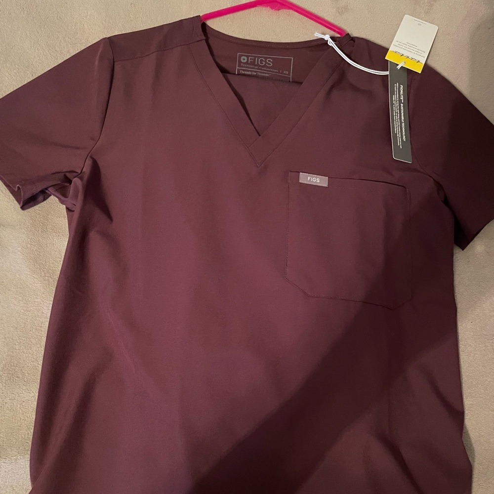 FIGS FREEx Dark Fig Catarina Scrub Top